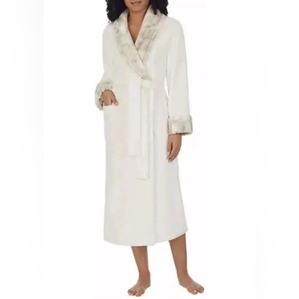 Carole Hochman Women's Shawl Collar Plush Robe Ivory Large